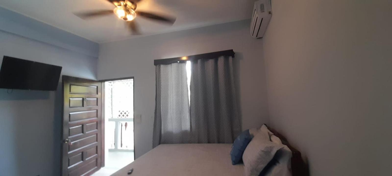 Serenade Hotel Placencia Εξωτερικό φωτογραφία