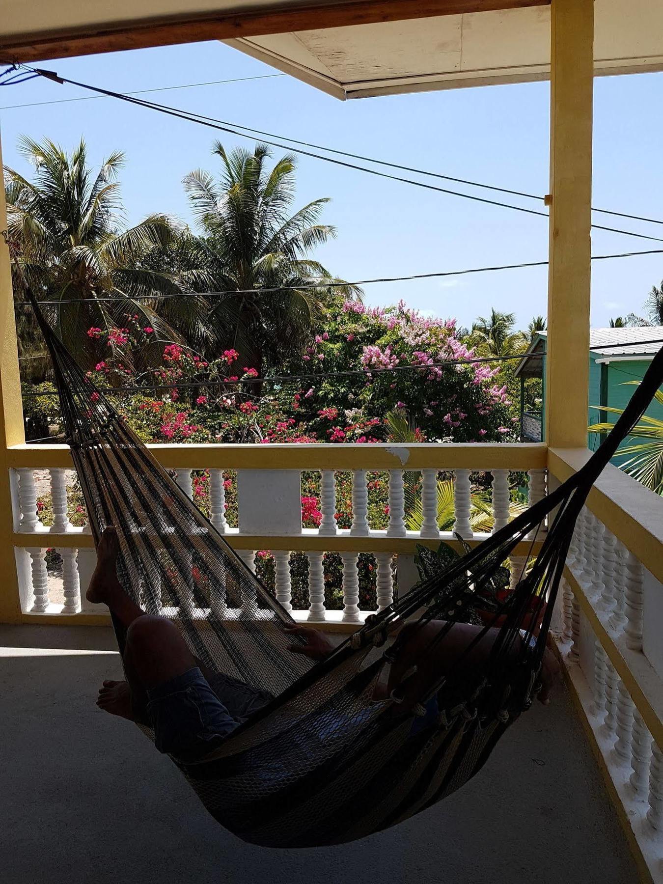 Serenade Hotel Placencia Εξωτερικό φωτογραφία